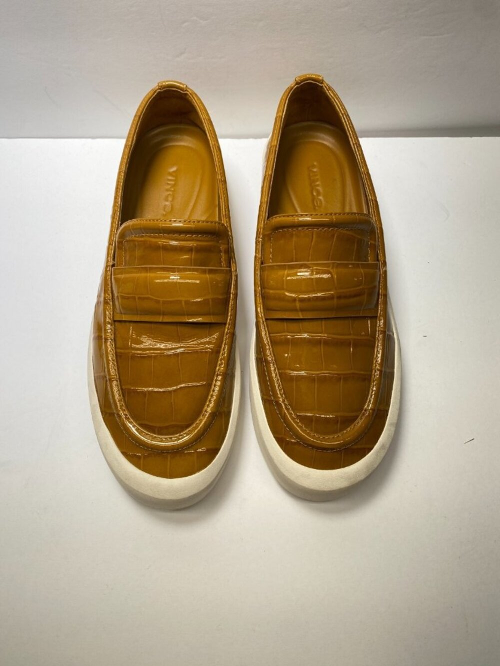 Vince Women's Ghita Golden Leather Loafer Sz 7